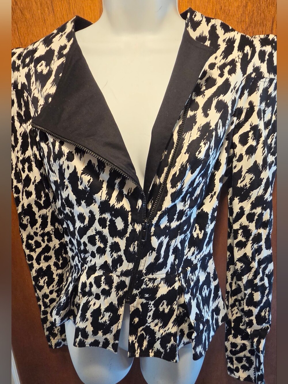 Betsey Johnson Black&white Leopard Print Structured Stretch Blazer Sz2 - Picture 4 of 12